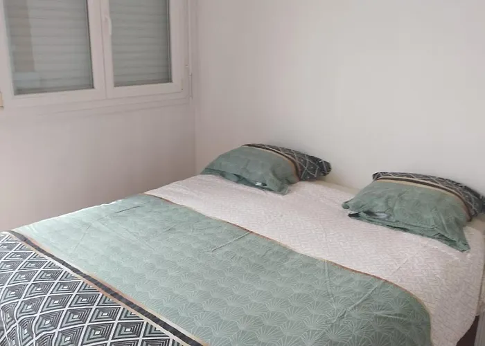 A 1km De La Gare De Caen Et 9 Kms De La Apartament Mondeville (Calvados)