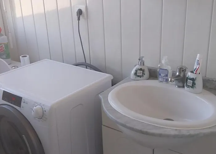 A 1km De La Gare De Caen Et 9 Kms De La